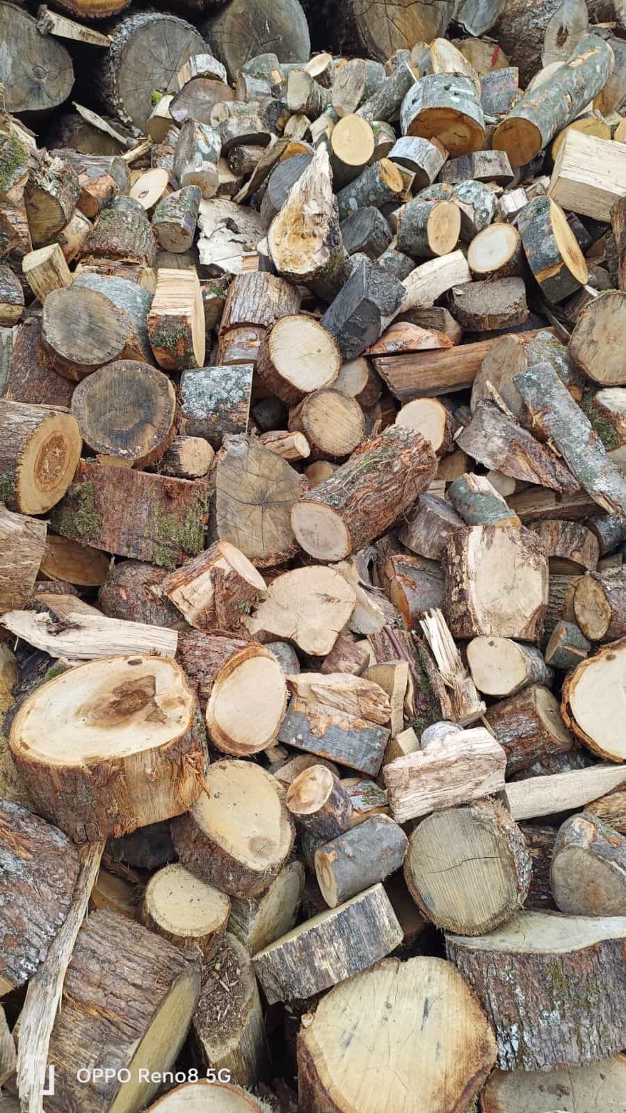 Chutes de bois de chauffage